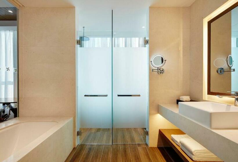 Люкс Повышенной Комфортности, Four Points By Sheraton Changchun, Hitech Zone