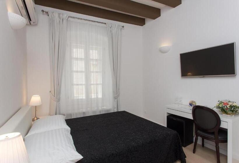 Номер Стандарт, Klarisa Palace Rooms