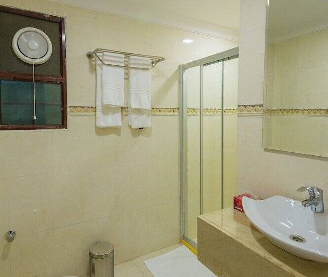 اتاق سوپریور با چشم‌انداز شهر, Golden Tulip Zanzibar Resort