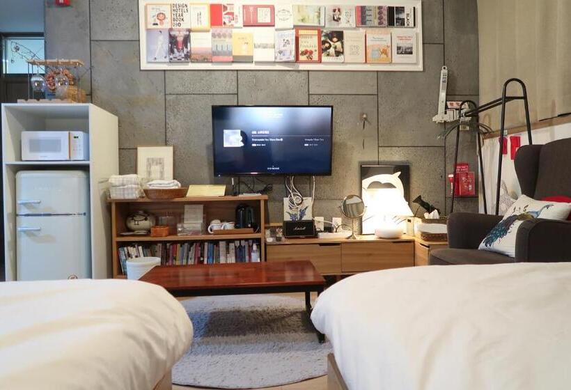 패밀리 스위트, Andong Poonggyung Hostel N Library