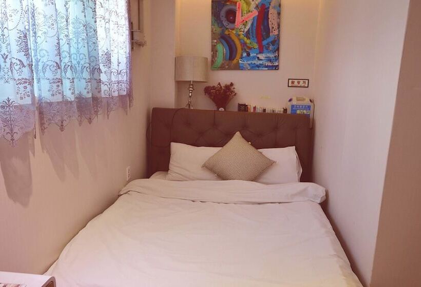 Номер Стандарт, Andong Poonggyung Hostel N Library