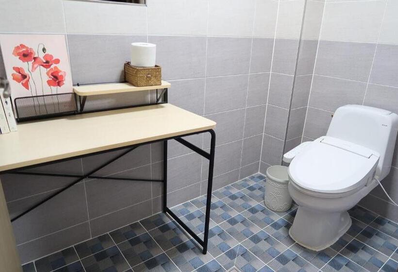패밀리 스위트, Andong Poonggyung Hostel N Library