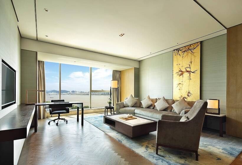 Люкс Клуб, Sheraton Grand Hangzhou Binjiang
