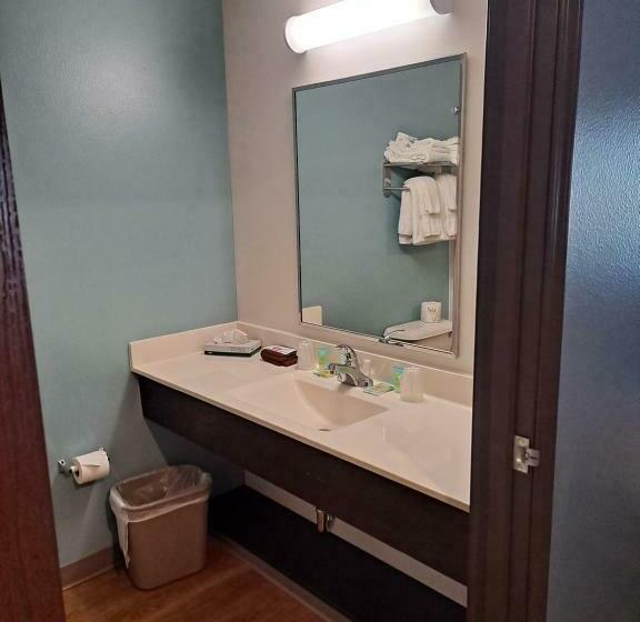 חדר סטנדרט שתי מיטות זוגיות, Woodspring Suites Fargo North Near Ndsu