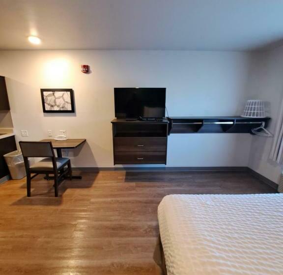 חדר סטנדרט מותאם לאדם עם מוגבלויות, Woodspring Suites Fargo North Near Ndsu