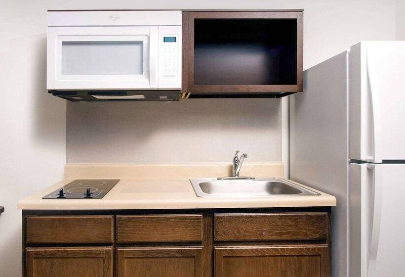 חדר סטנדרט שתי מיטות זוגיות, Woodspring Suites Fargo North Near Ndsu
