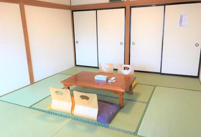Номер Basic, K S House Fuji View   Travelers Hostel