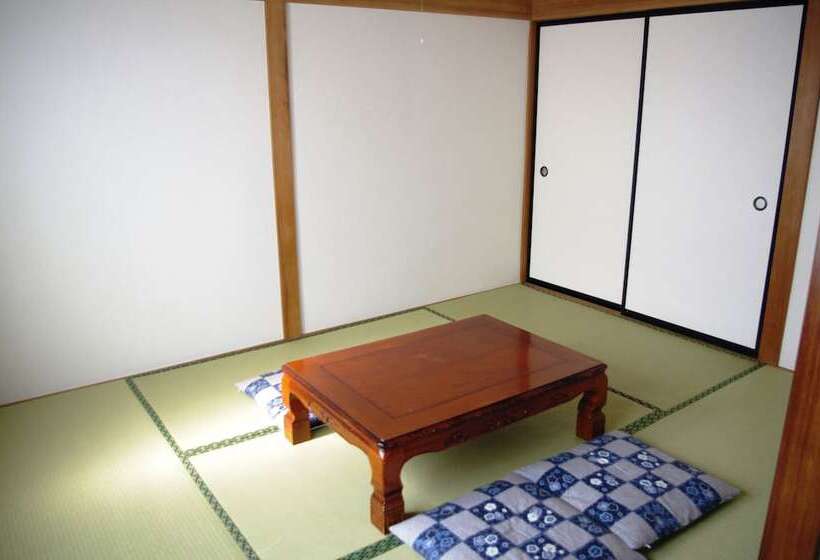 Номер Economy, K S House Fuji View   Travelers Hostel