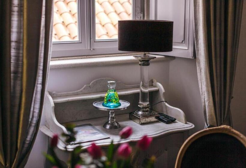 Номер Комфорт, Prijeko Palace