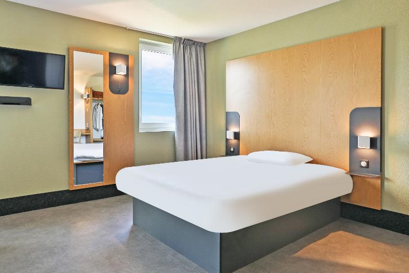 Номер Стандарт, B&b Hotel La Roche Sur Yon