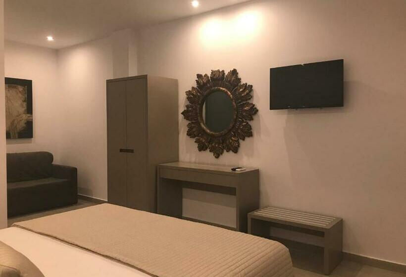اتاق خانوادگی با چشمانداز دریا, Golden View Residence