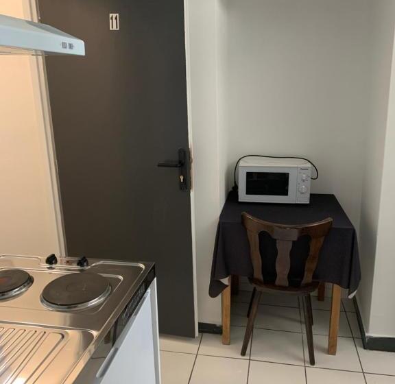 Studio Standard, Hôtel Le Cosy