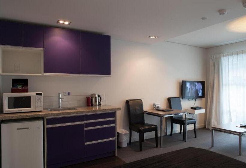 스탠다드 스튜디오, 315 Euro Motel And Serviced Apartments