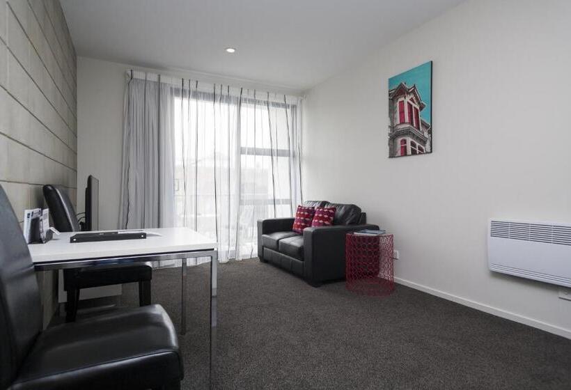 스탠다드 스튜디오, 315 Euro Motel And Serviced Apartments