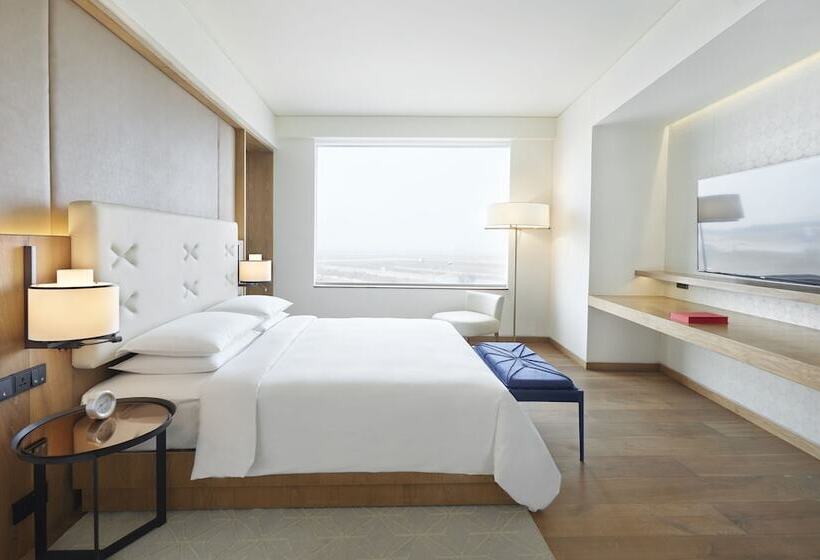 Люкс, Andaz Delhi, By Hyatt