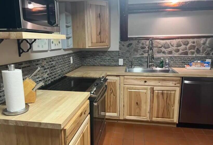 Президентский Люкс, Robin Hood Village Resort