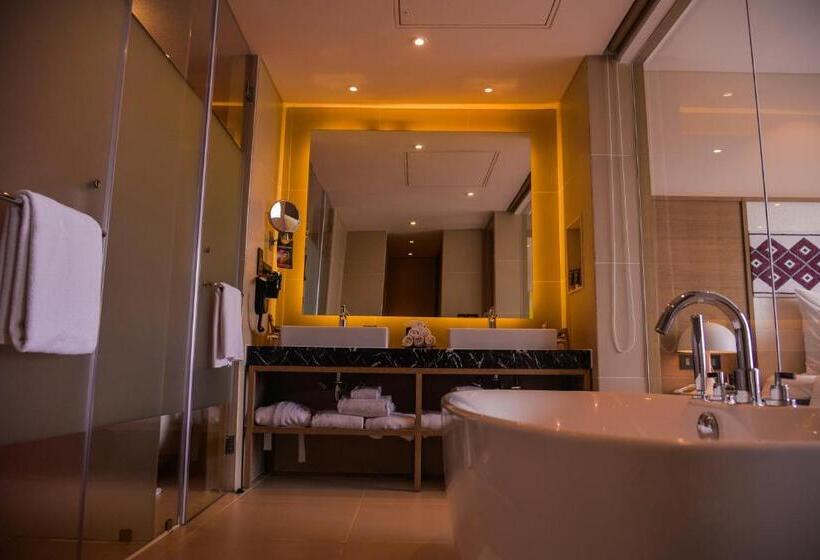 行政套房, Novotel Guwahati Gs Road