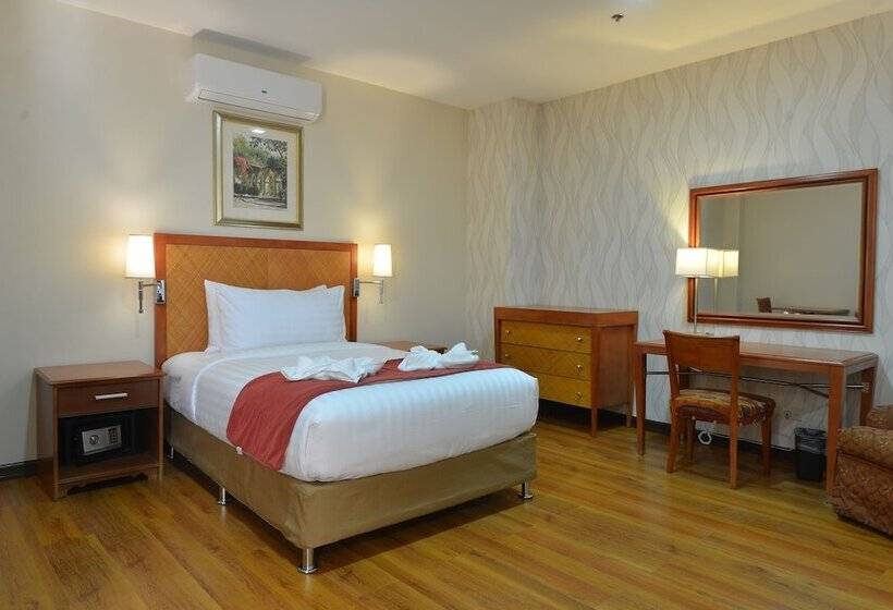 패밀리 룸, Royal Suites Condotel