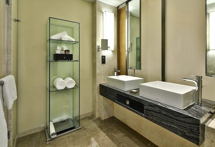 اتاق استاندارد با چشم‌انداز رودخانه, Crowne Plaza Chengdu Wenjiang, An Ihg