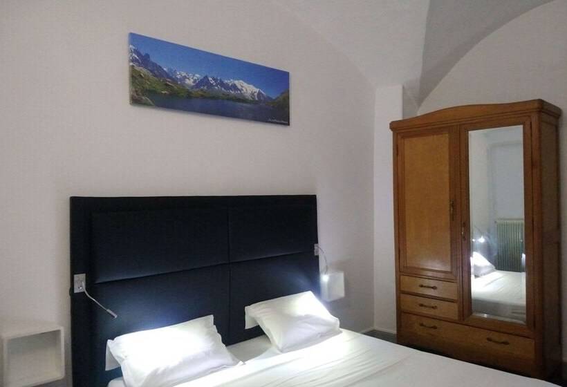 Номер Стандарт, Hôtel Du Palais