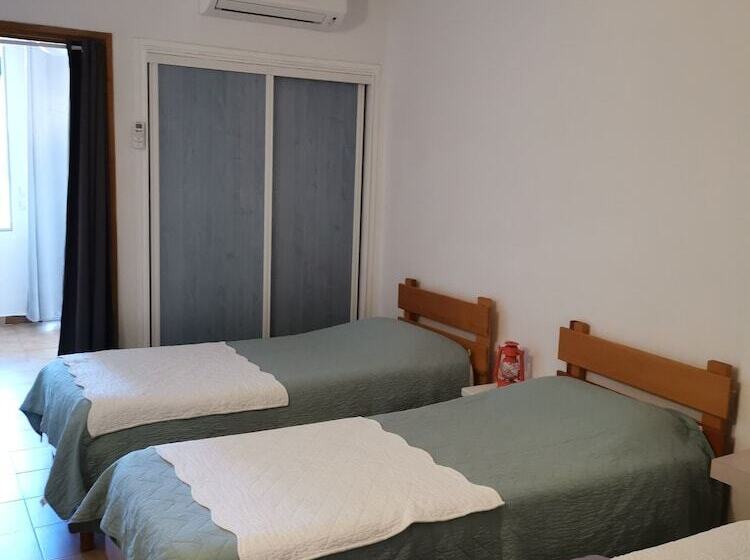 Четырехместный Номер Стандарт, Hôtel Punta E Mare Des Chambres Ou Des Appartements T2