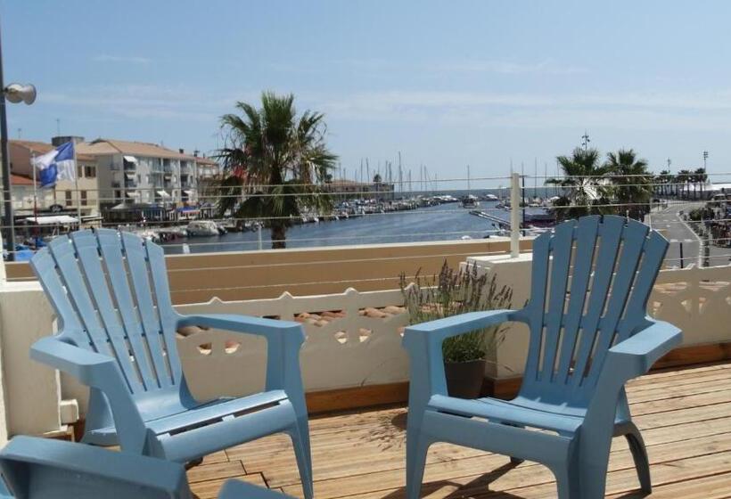 Апартаменты 1 Спальня с Террасой Вид на Море, Restaurant Du Port