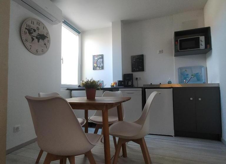 غرفة قياسية, Restaurant Du Port