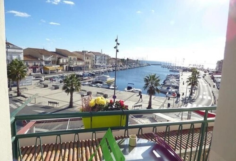 Номер Стандарт, Restaurant Du Port