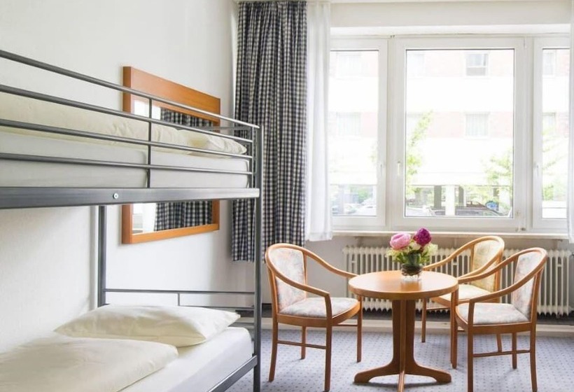 Quarto Estandar, Airport Hostel