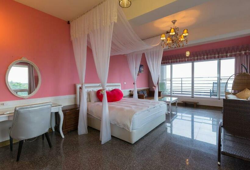 اتاق لوکس با بالکن و چشم‌انداز دریا, Spray House