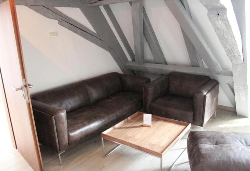 带1个卧室的公寓套房, Schmales Haus