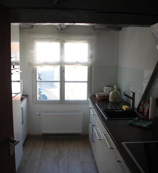 带1个卧室的公寓套房, Schmales Haus