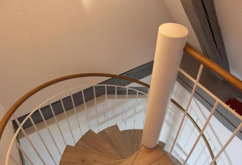 带1个卧室的公寓套房, Schmales Haus