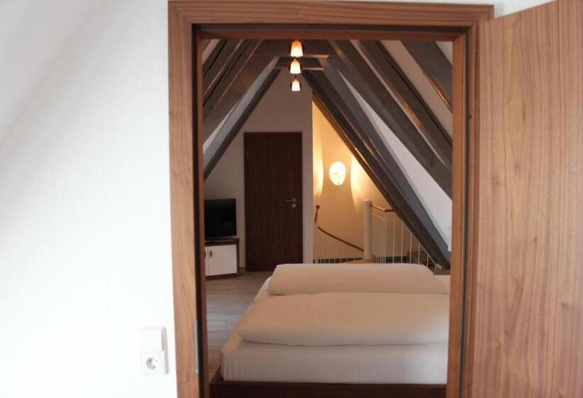 带1个卧室的公寓套房, Schmales Haus