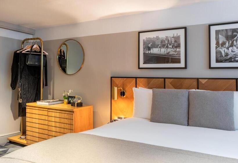 Номер Deluxe, Victory House Leicester Square