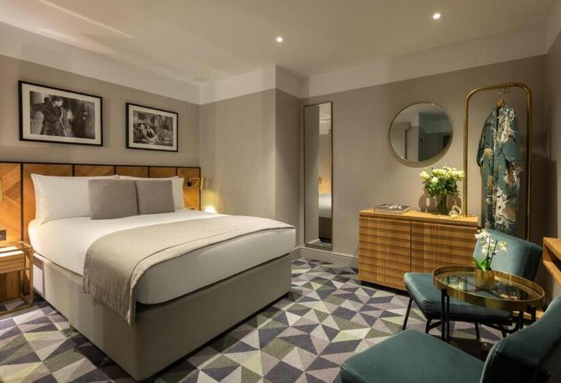 Номер Deluxe, Victory House Leicester Square