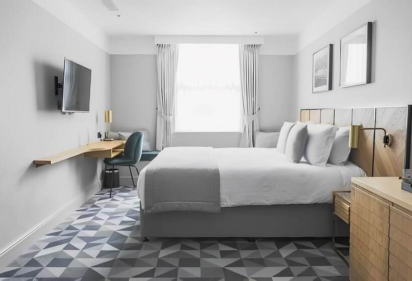 Номер Deluxe, Victory House Leicester Square