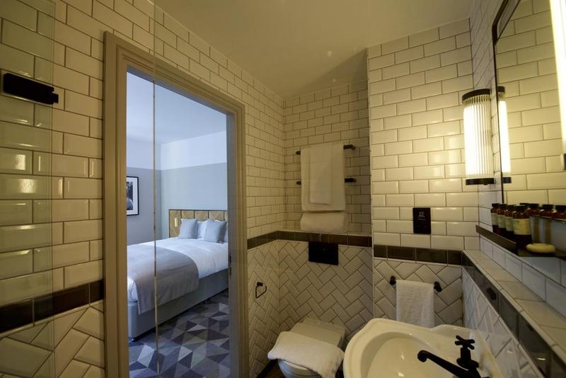 Номер Deluxe, Victory House Leicester Square