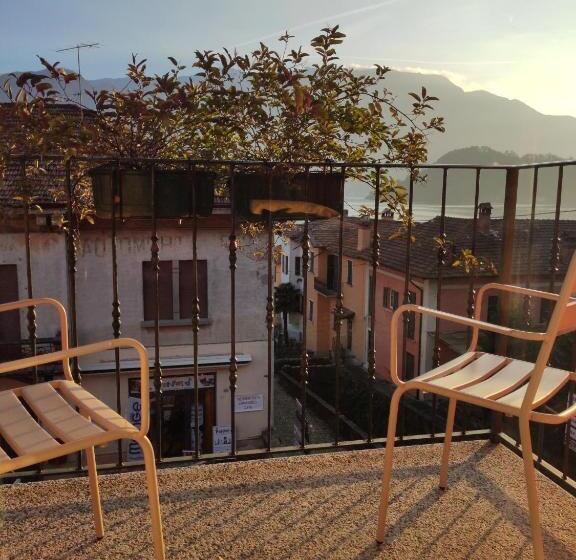 Номер Стандарт Вид на Озеро, Azzano Holidays B&b