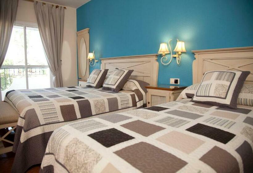 Номер Стандарт Трехместный, Hostal Los Pinos