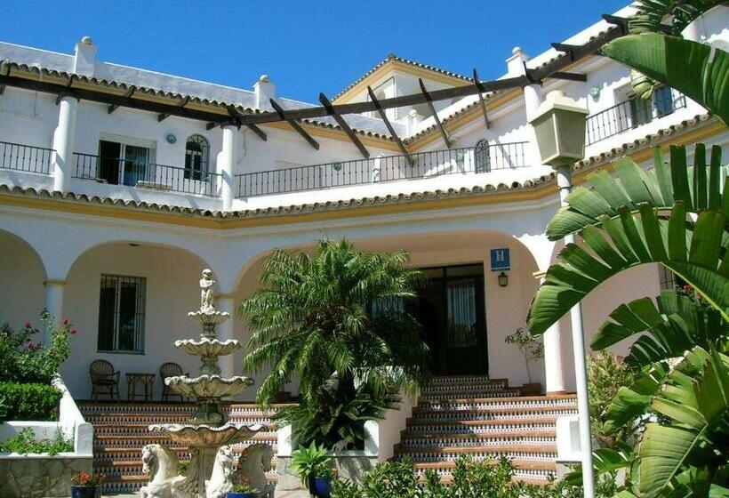 Номер Стандарт Трехместный, Hostal Los Pinos