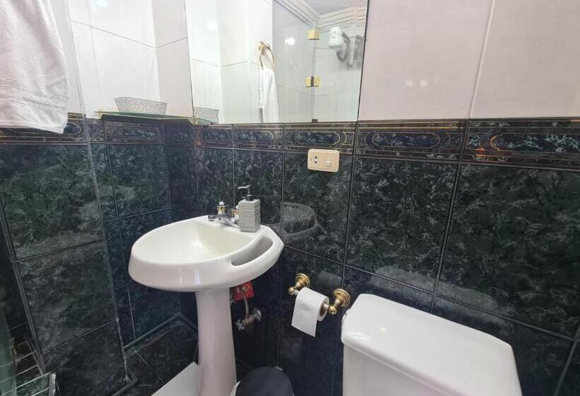 Quarto Familiar, González Suarez