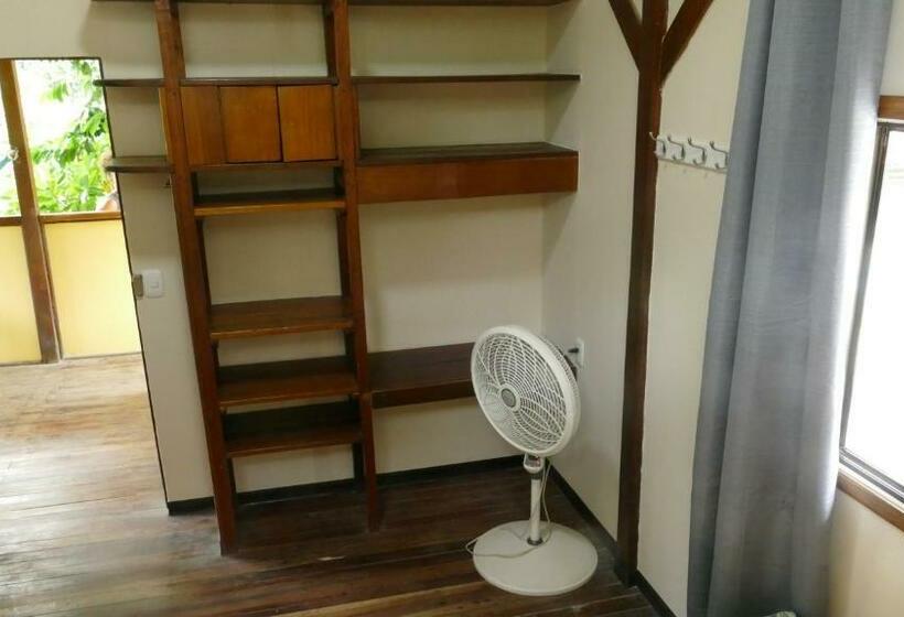 Quarto Estandar Banheiro Compartilhado, Cabinas Montesol