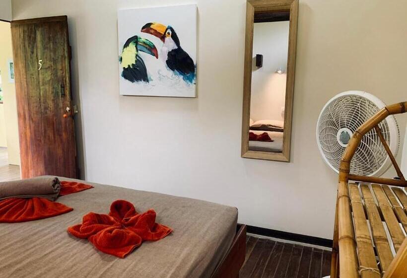 Quarto Estandar Banheiro Compartilhado, Cabinas Montesol
