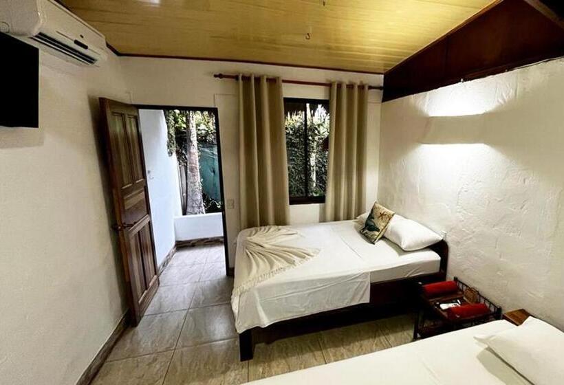Quarto Triplo Estandar, Cabinas Montesol