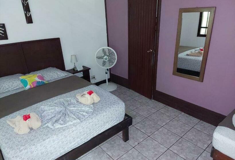 Трехместный Номер Базовый, Aracari Garden Hostel