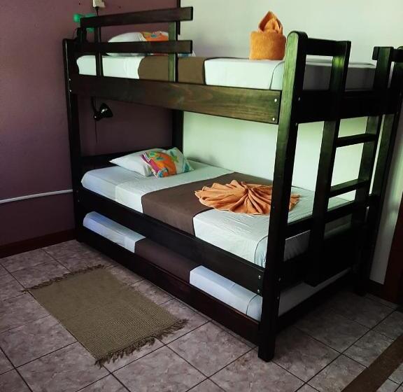 Семейный Номер Базовый, Aracari Garden Hostel