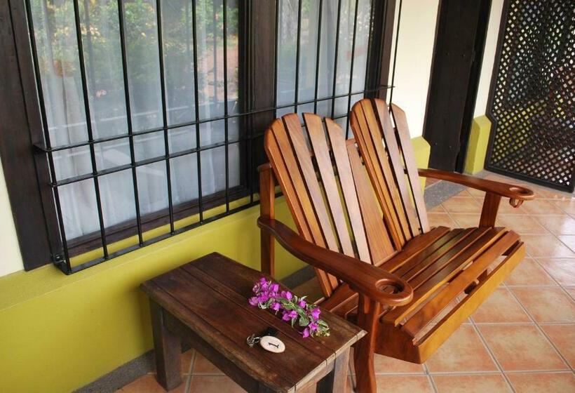 اتاق لوکس, Dos Palmas Studio Apartments