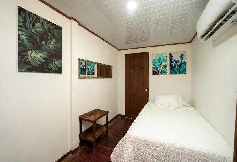 Одноместный Номер Вид на Сад, Tortuguero Beachfront