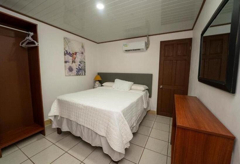 غرفة قياسية مطلّة علي الحديقة, Tortuguero Beachfront